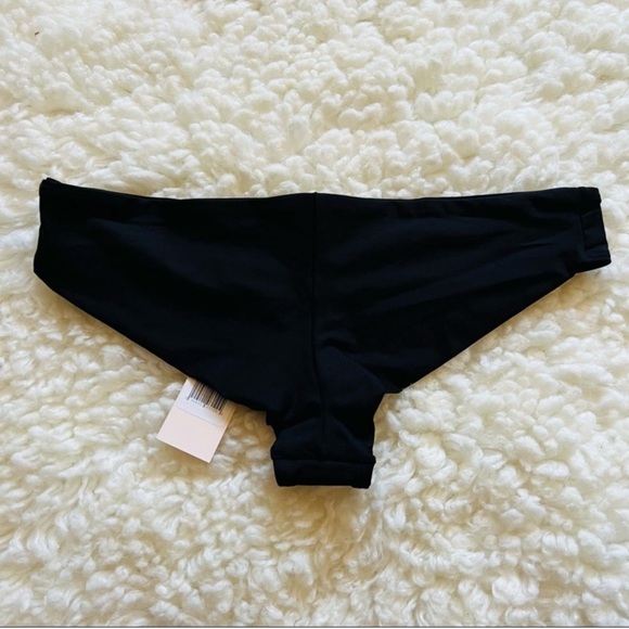 New! EBERJEY So Solid Jenna Ruffle Bikini Top & Coco Bottom Set in Black - Picture 13 of 14